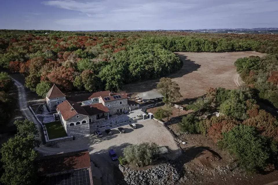 Le Domaine de Sourbil - le Mas des Sylves + 3 petits gîtes 27