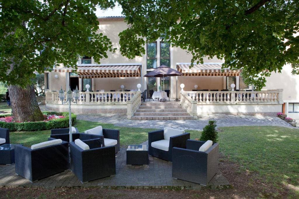 L'Hôtel du Château de la Tour 8