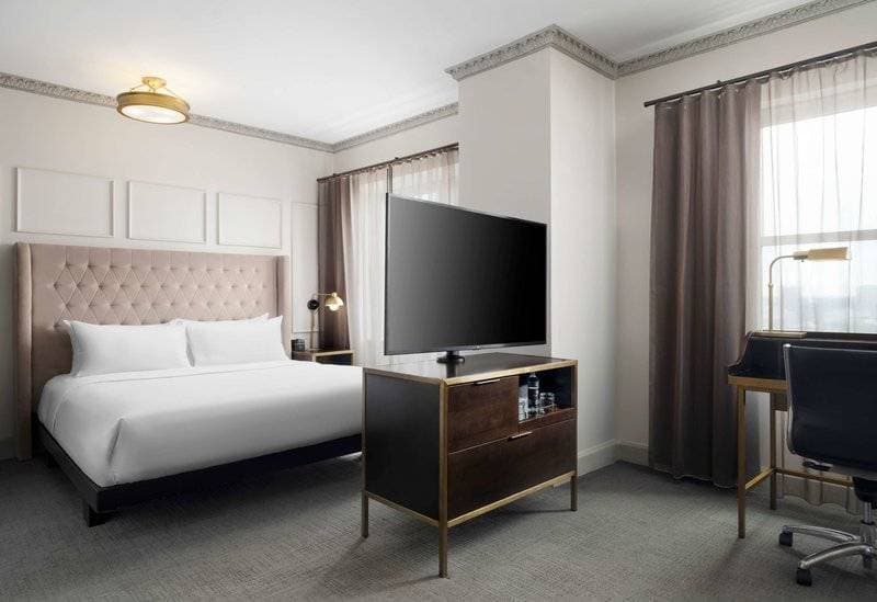 Hotel Phillips Kansas City, Curio Collection by Hilton 11