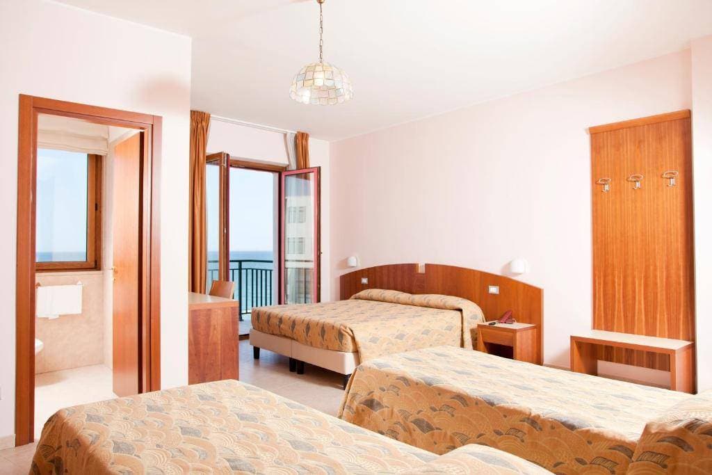 Hotel Meridiano 24