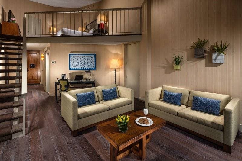 Hotel Maya - a DoubleTree by Hilton 22