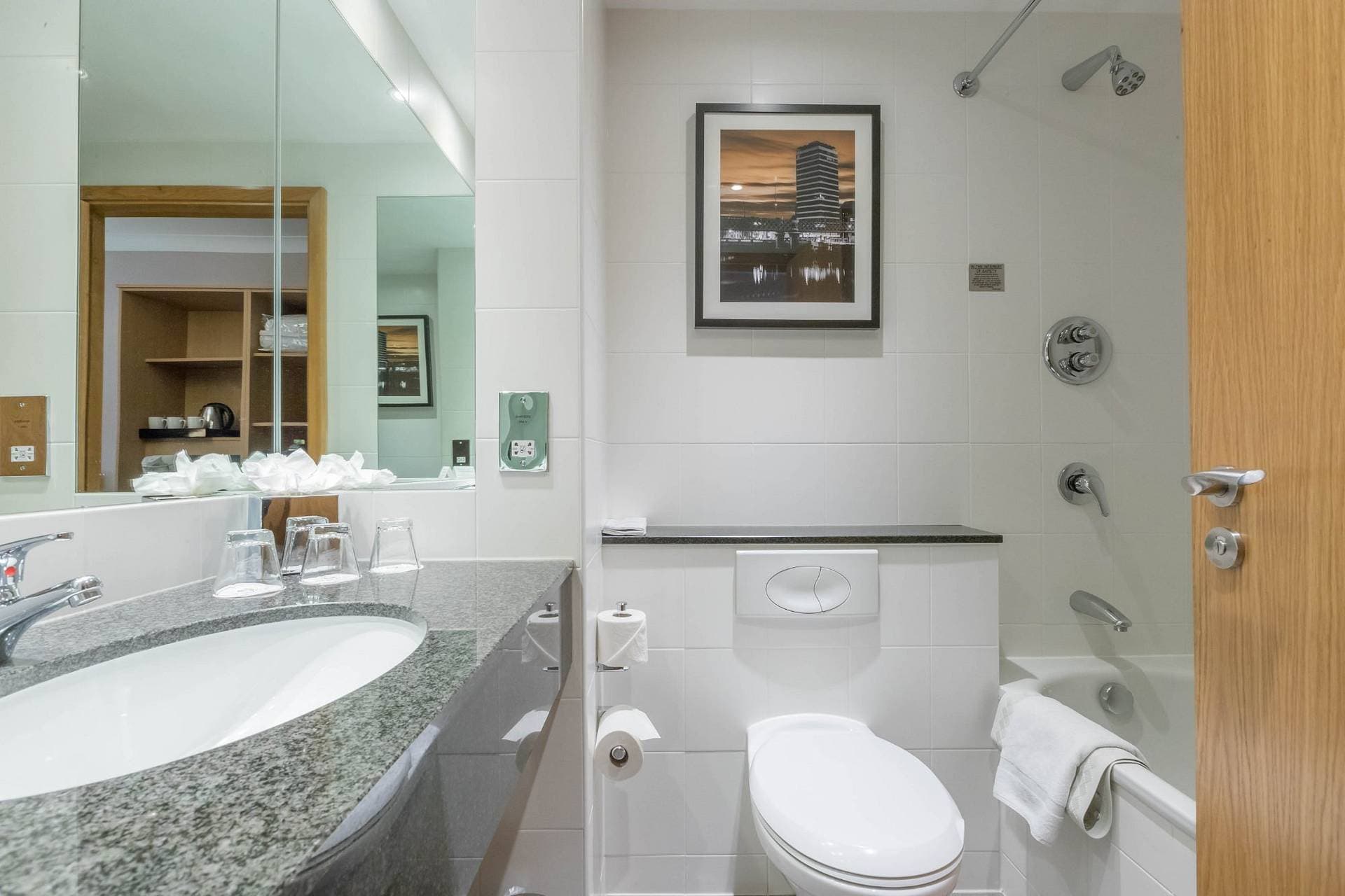  Clayton Hotel Dublin Cardiff Lane  17