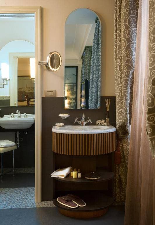 Grand Hotel Savoia 9