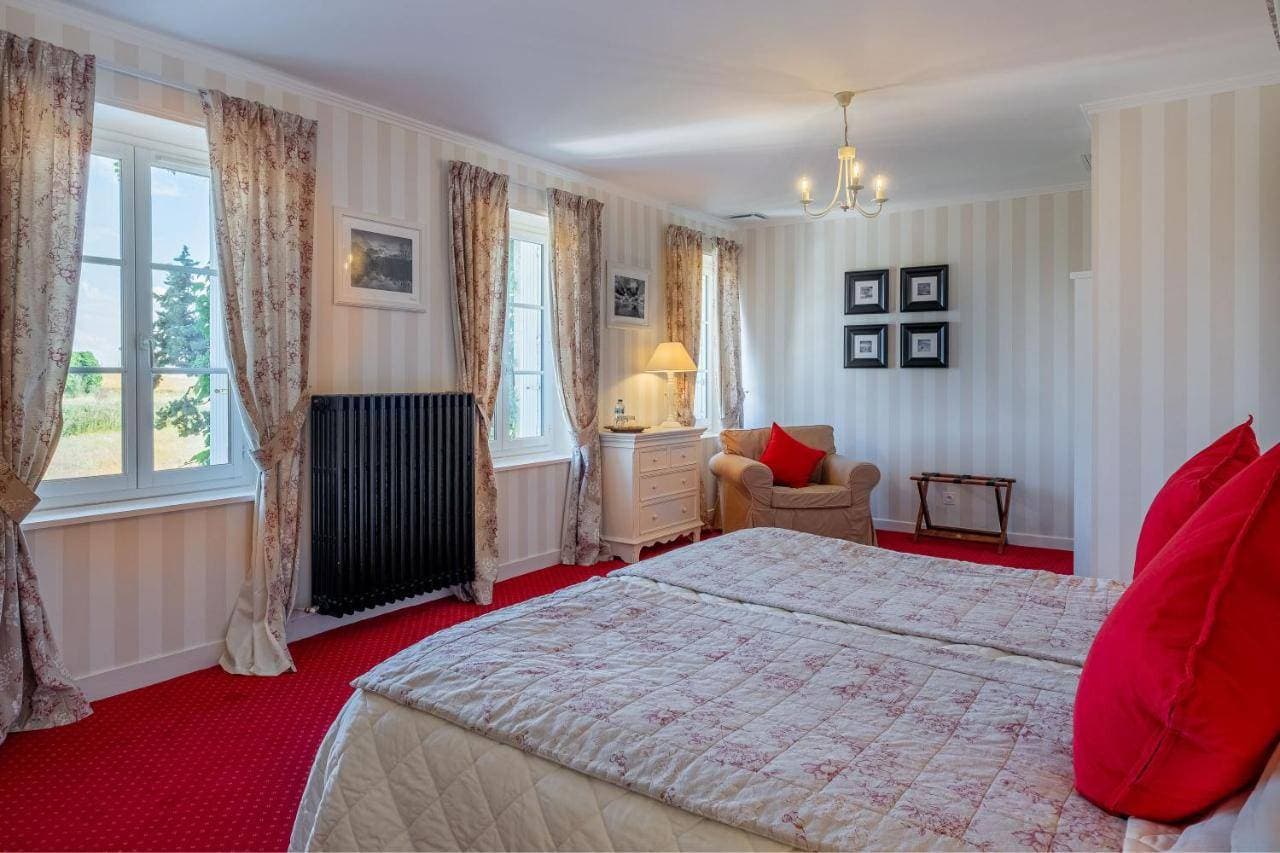 L'Hôtel Le Fleuray 13