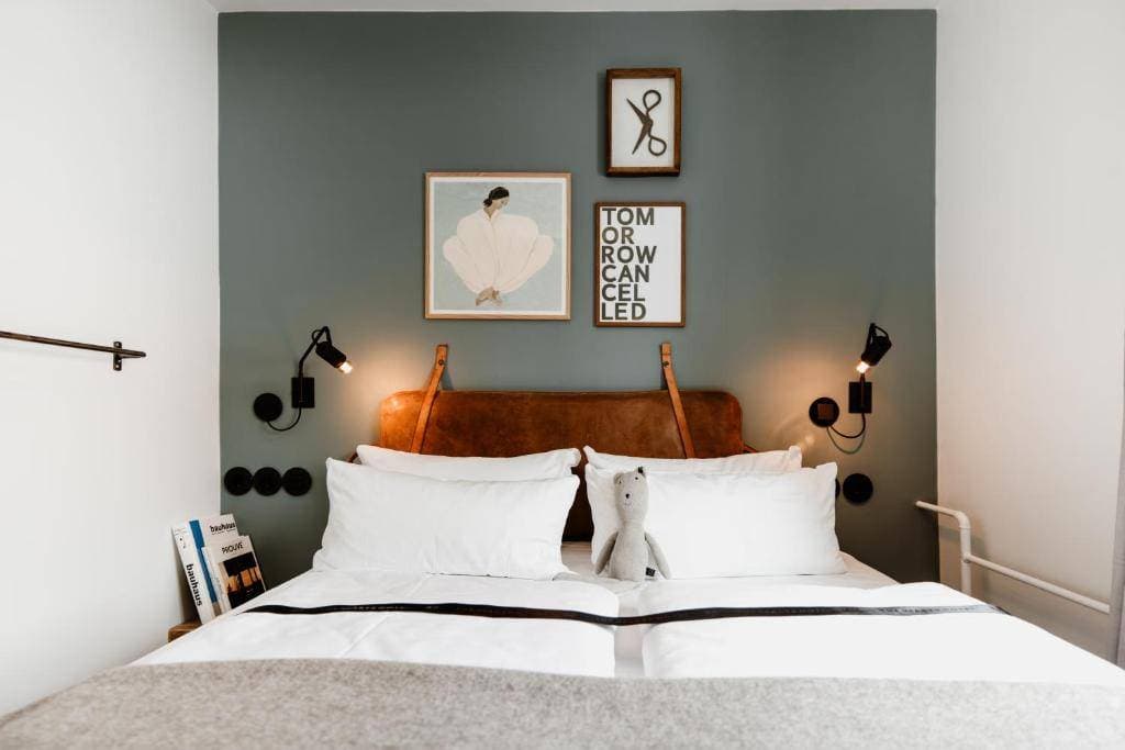 THE HEARTS HOTEL 25