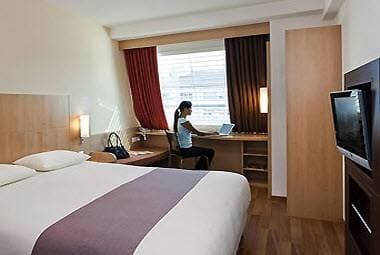 Ibis Lausanne Centre Hotel 13