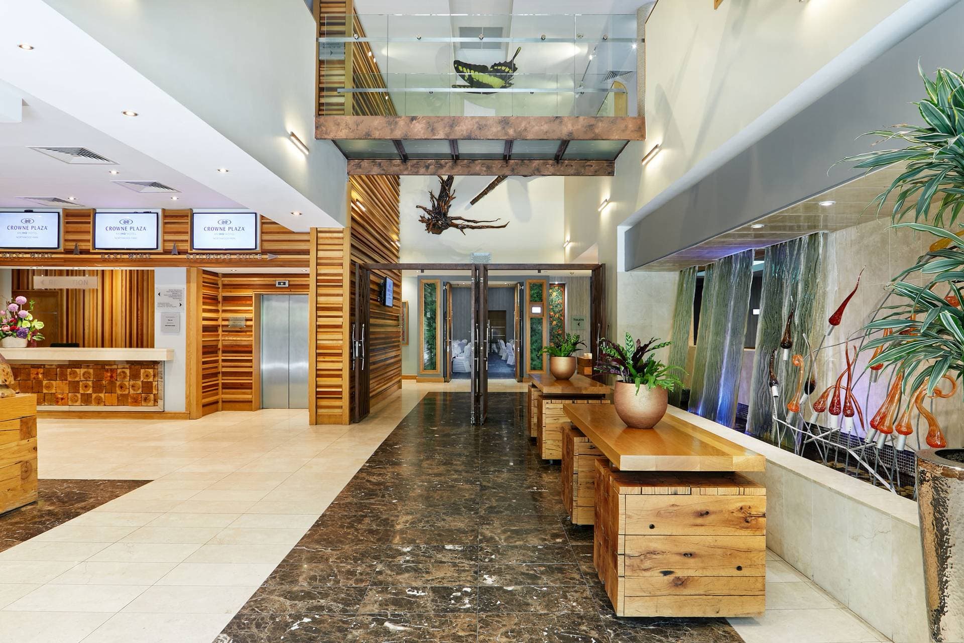 Crowne Plaza Northwood 10