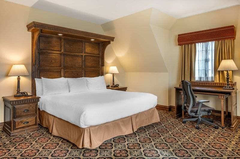 Best Western Premier Mariemont Inn 8