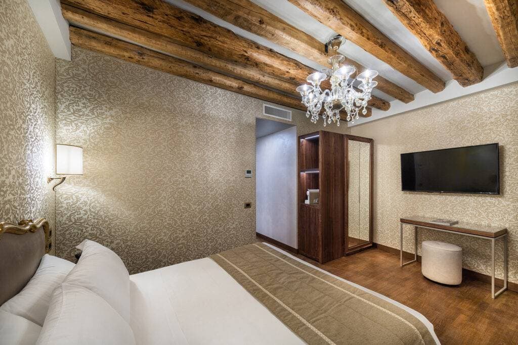 Palazzo San Lorenzo 16