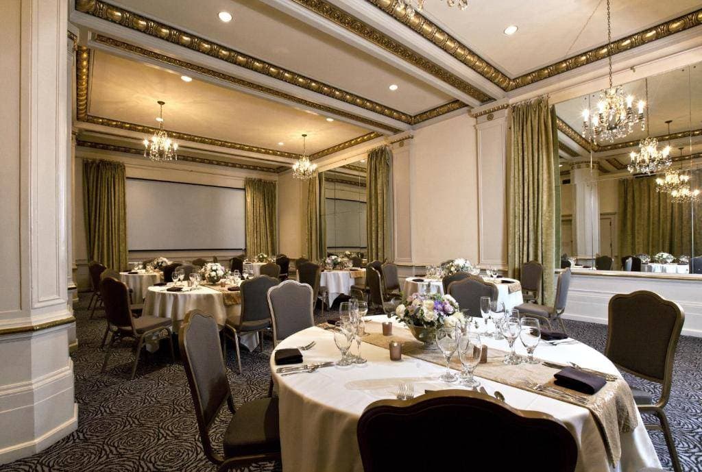 Hotel DeLuxe 10