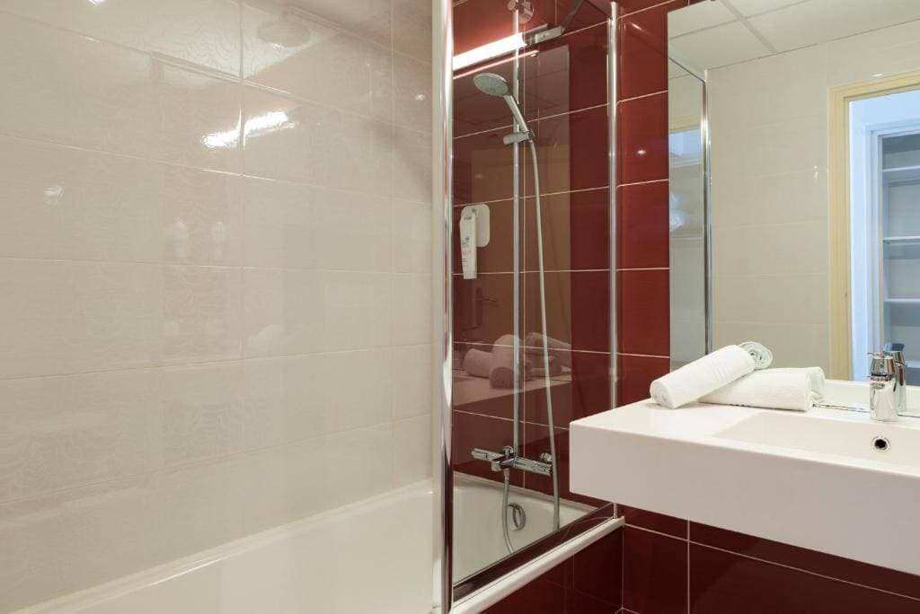 Brit Hotel Confort Le Limouzi Tulle 5