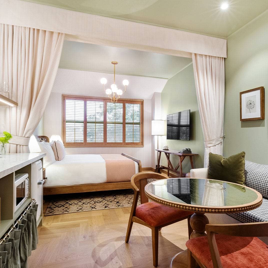 Palihouse Hyde Park Village 12