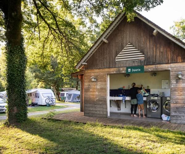 Camping Huttopia Beaulieu sur Dordogne 17