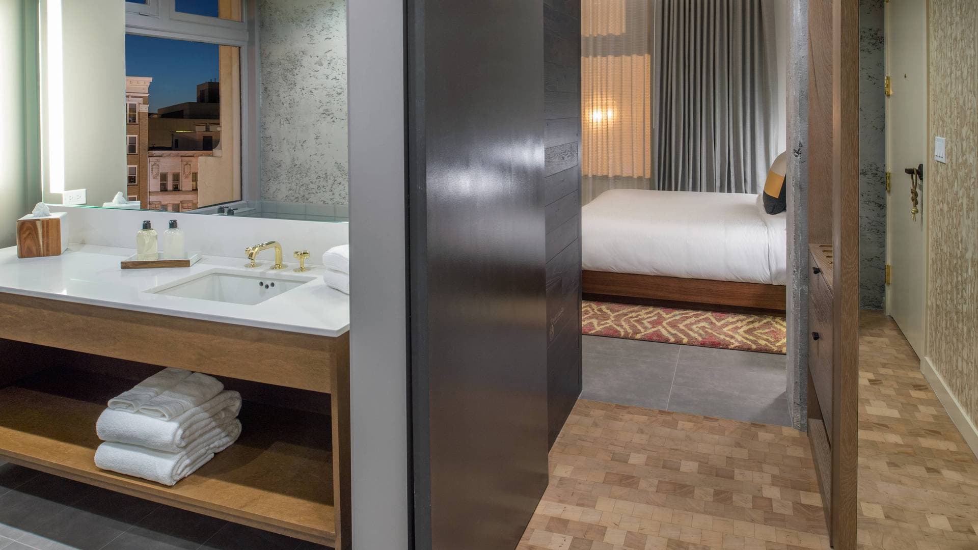 The Hi-Lo Hotel, Autograph Collection 27