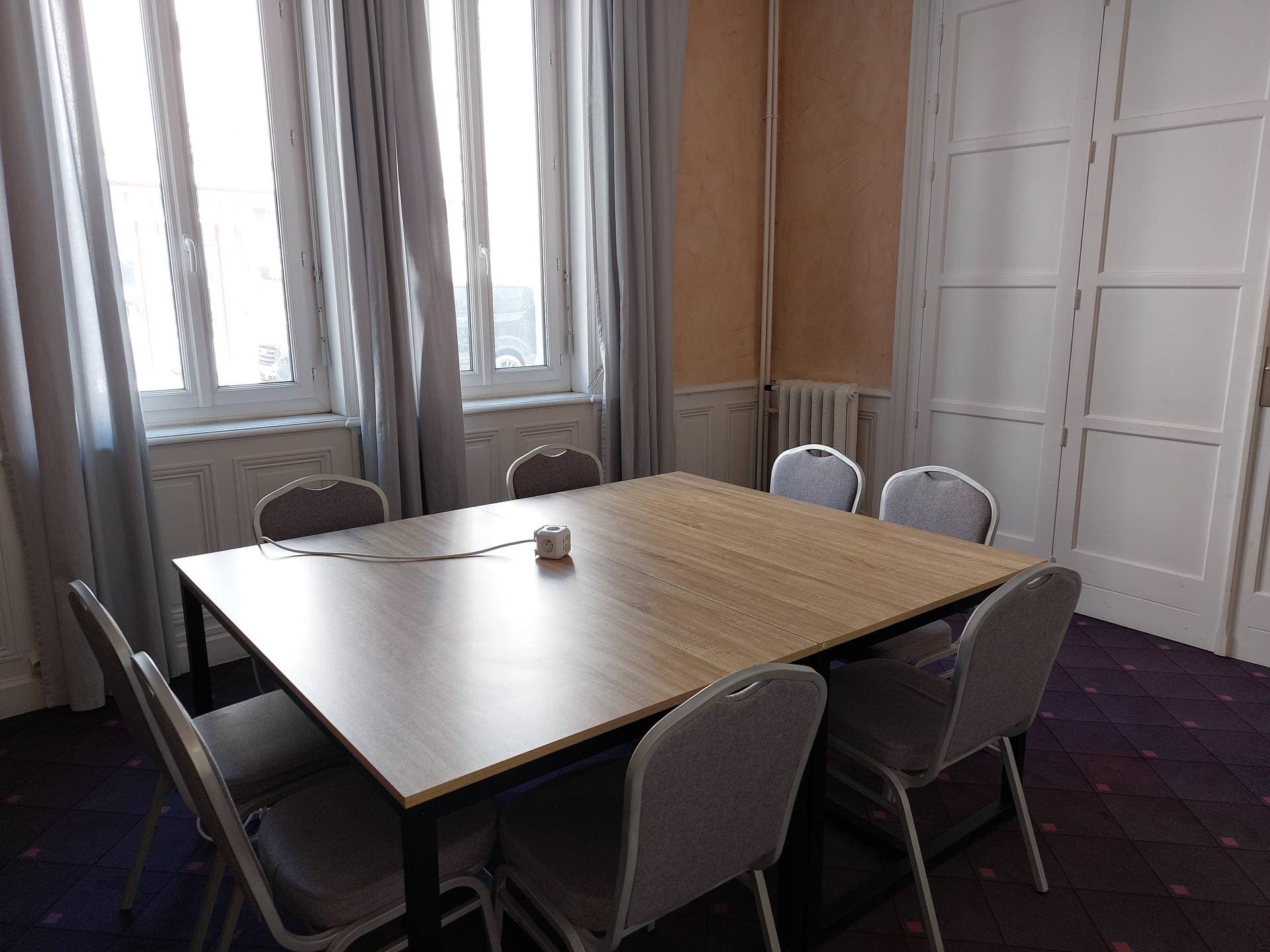 Brit Hotel Roanne 11