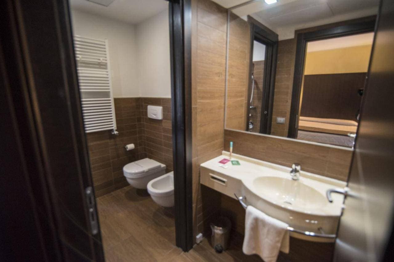 È HOTEL 14