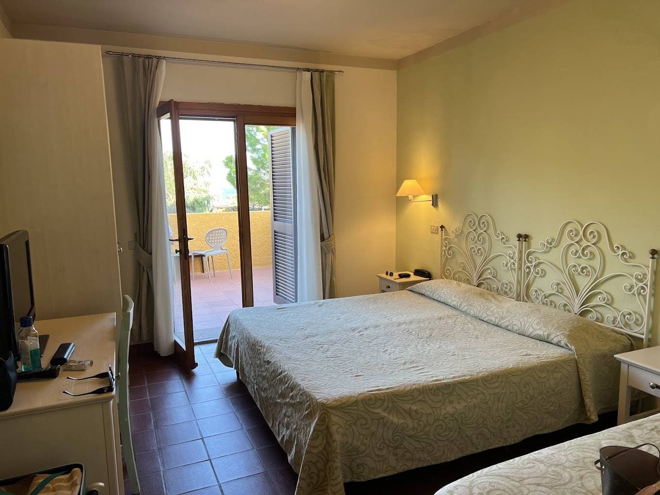 Blu Hotel Laconia Village 8