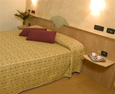 Planet Hotel 8