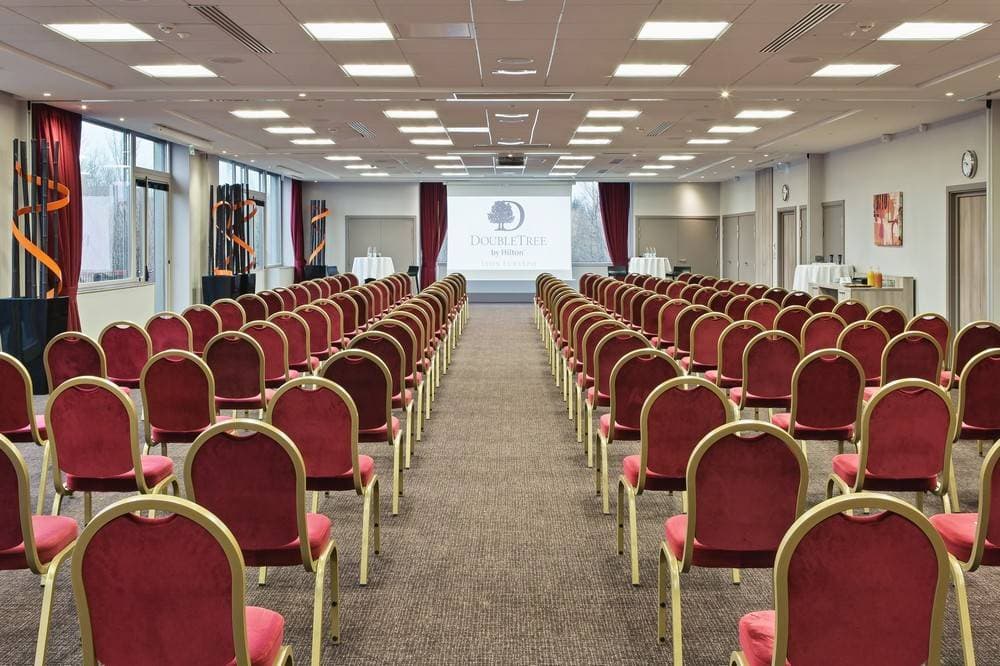 DoubleTree by Hilton Lyon Eurexpo 13