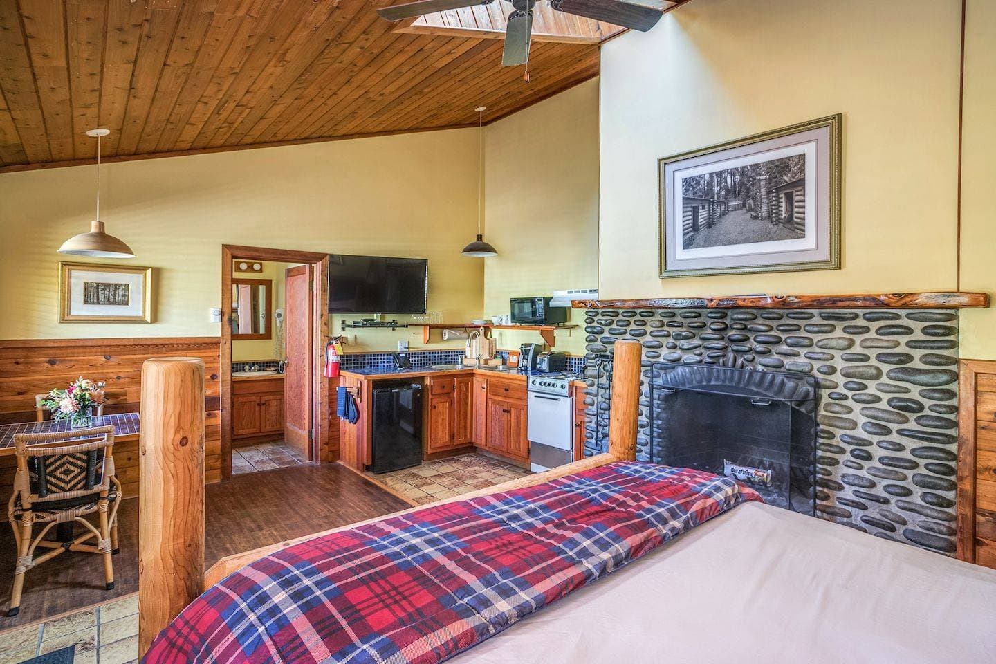 Cannon Beach Hotel Collection 9