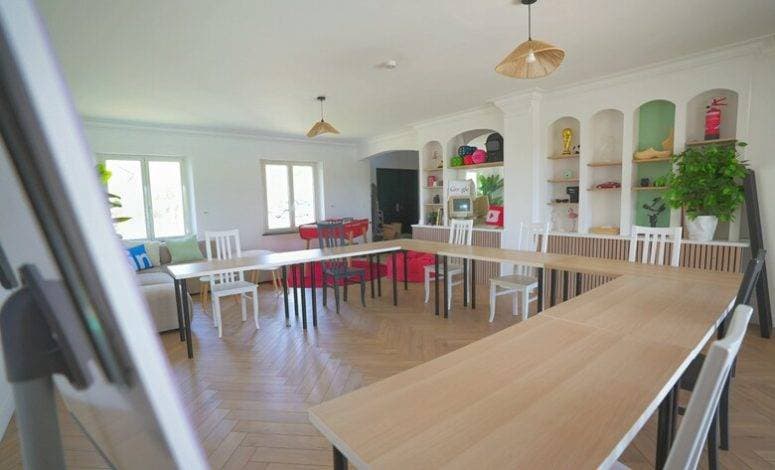 Maison d'affaires de Claire 7