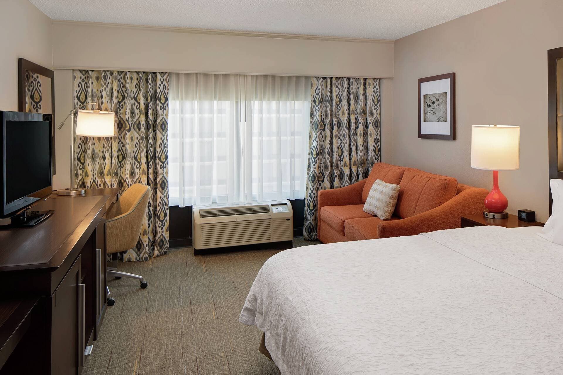 Hampton Inn Louisville Downtown 7