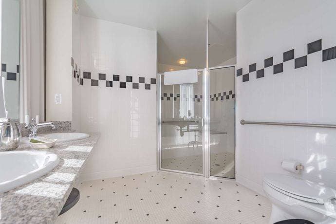 Proximity Hotel 25