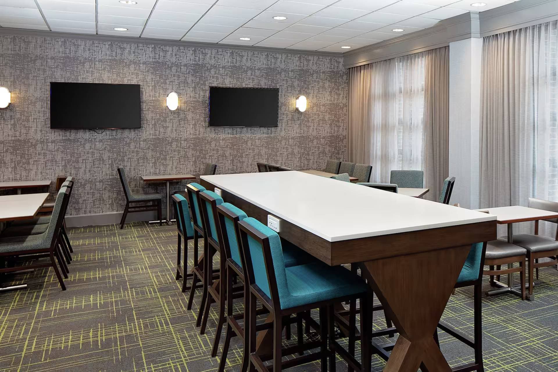 Hampton Inn Louisville Downtown 3