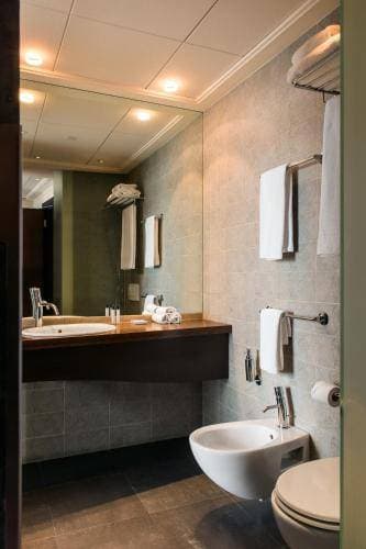 HI Hotel Bari 9
