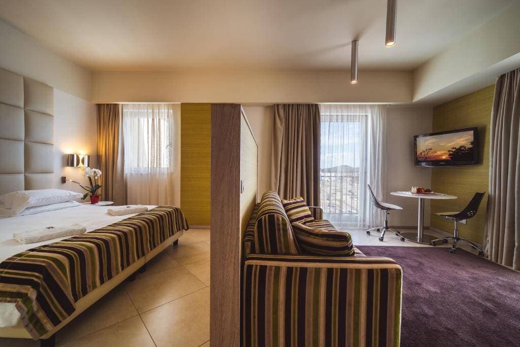 Jazz Hotel 18