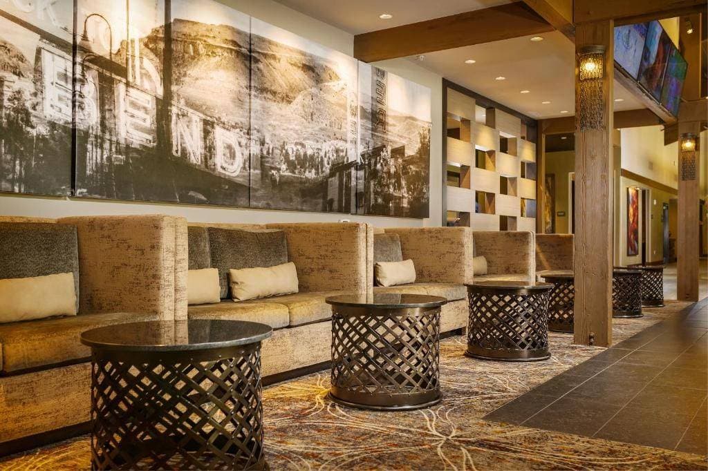 Riverhouse Lodge and Events Center 10