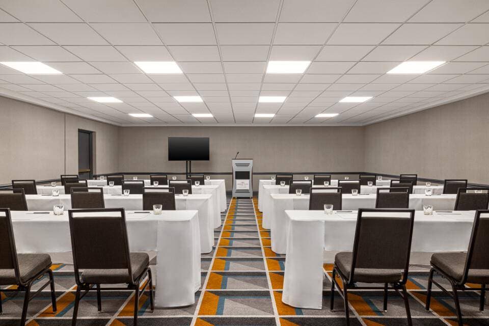 Crowne Plaza Louisville Airport Expo Ctr 45
