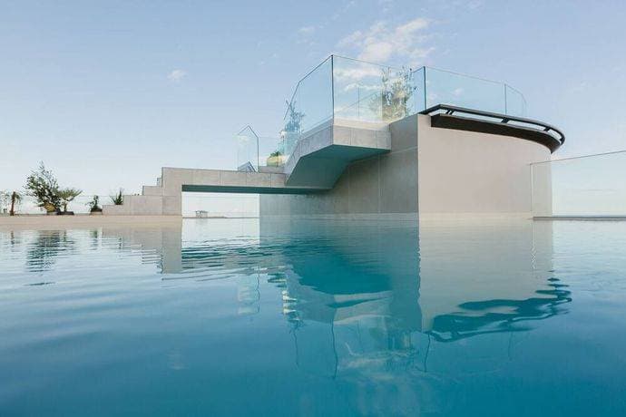 Three House Hotel 21