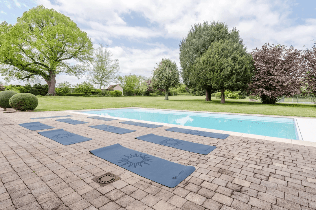Espace extérieur : jardin, piscine, tennis