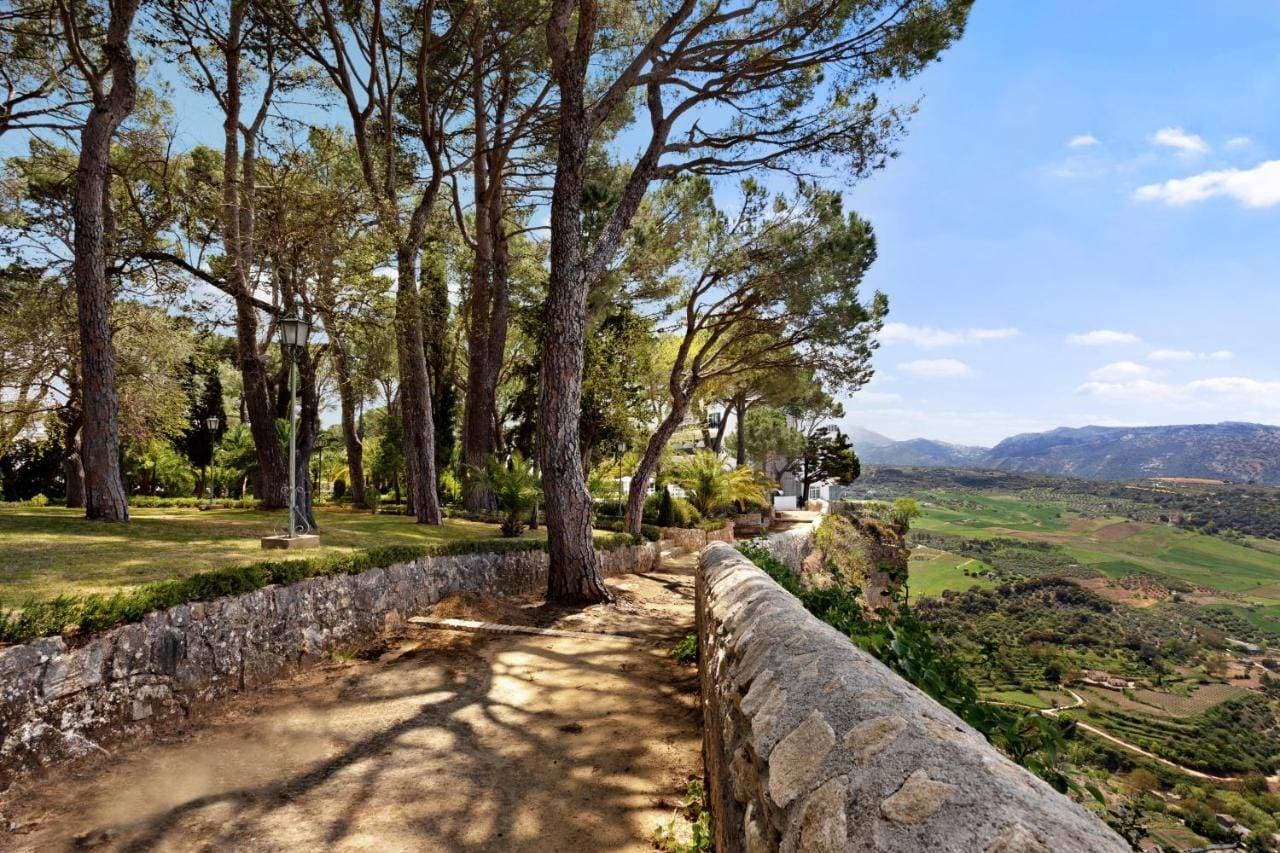 Hotel Catalonia Reina Victoria Wellness & Spa 28