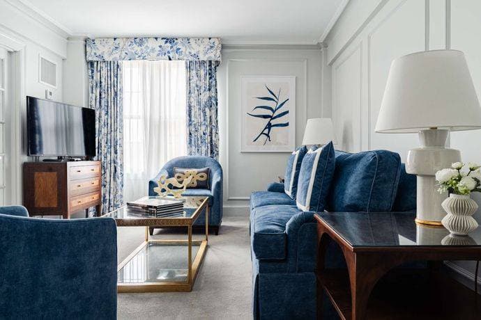 The Eliot Hotel 6