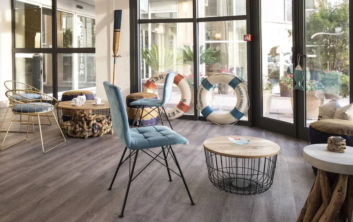 L'Hôtel Port Marine 8