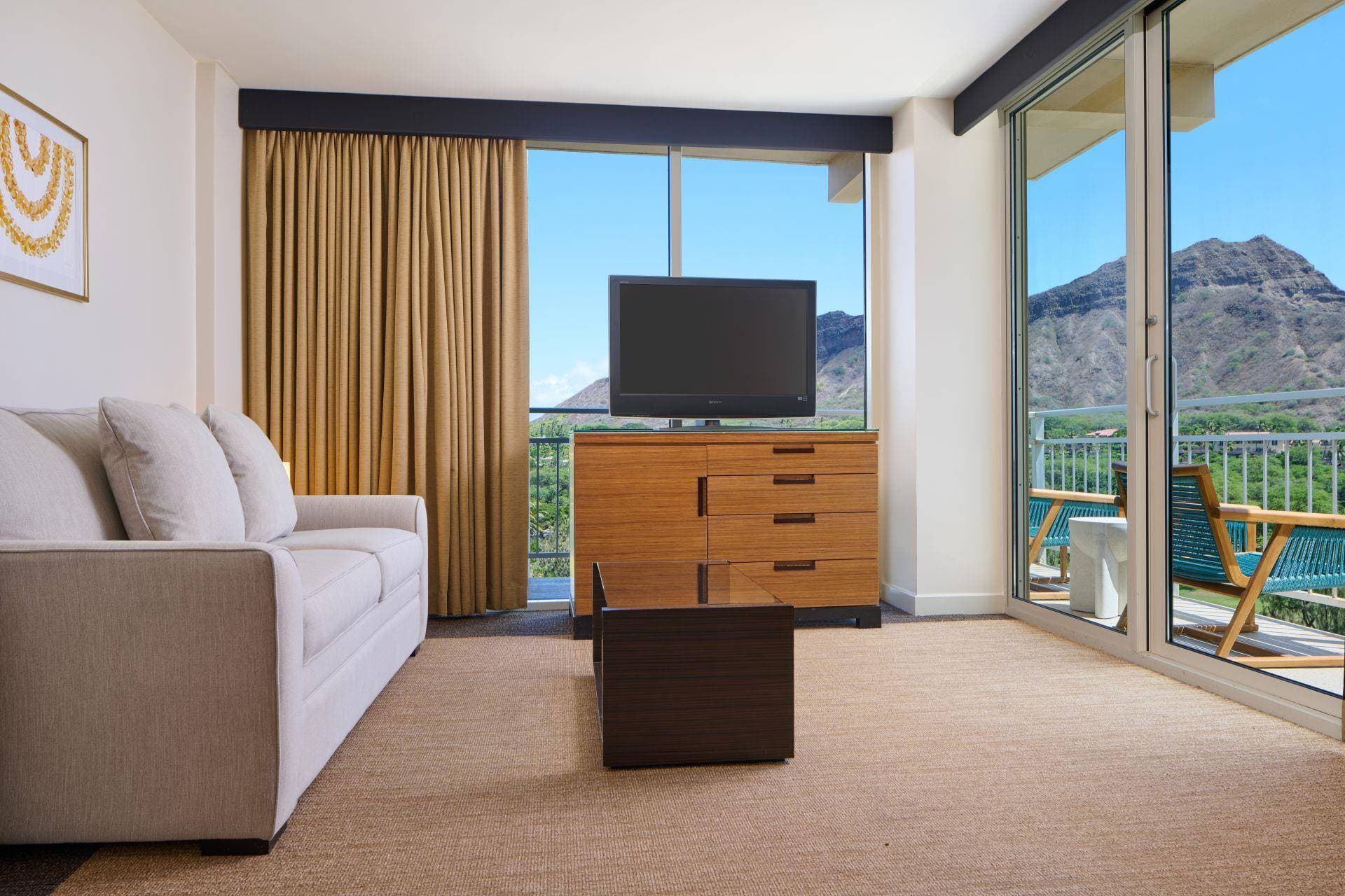 Kaimana Beach Hotel 11