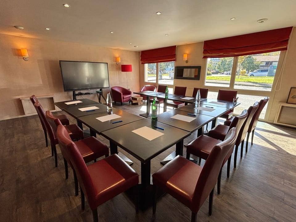 Brit Hotel Essentiel Cholet 2