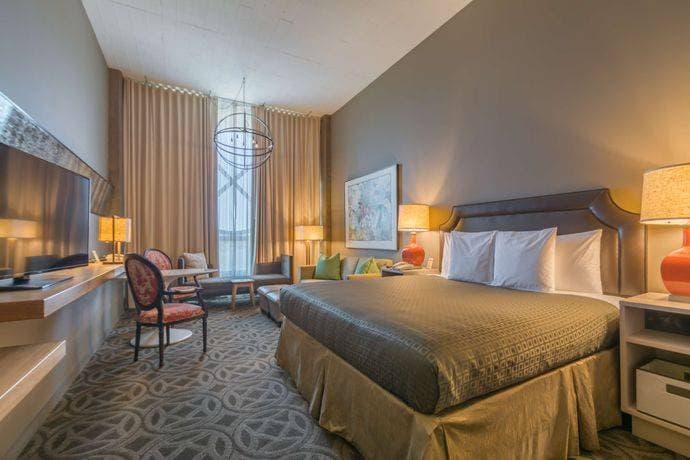 Proximity Hotel 16