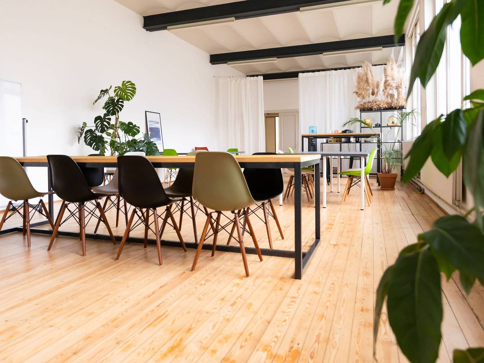 FRIDAY COWORK & MEETINGROOM in Antwerp 2