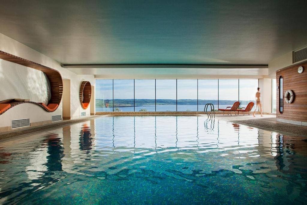 Cliff House Hotel 9