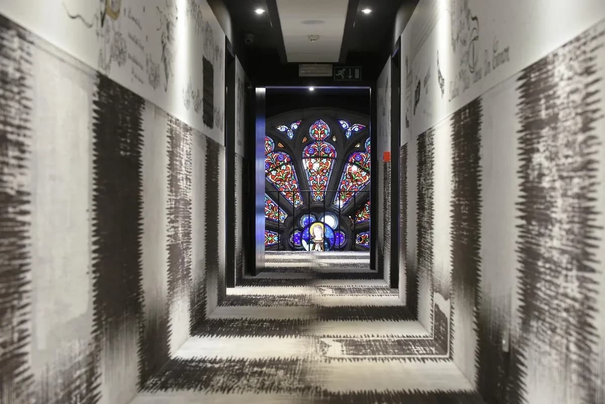 Martin's Dream Hotel 9