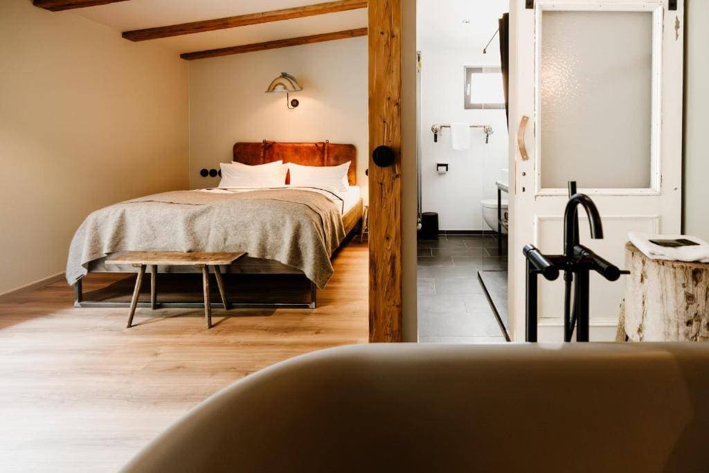 THE HEARTS HOTEL 29