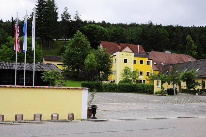 Hotel Schlossresidenz Heitzenhofen 18