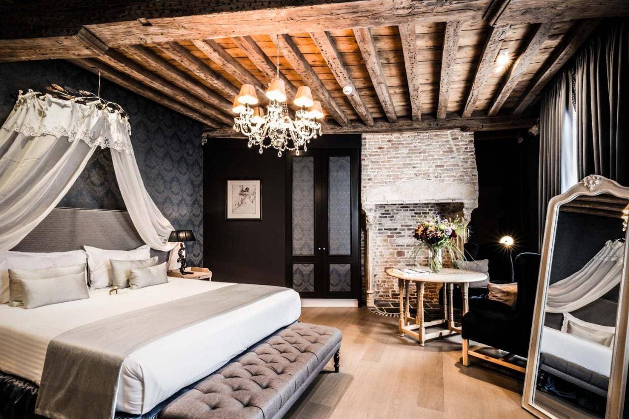 Hotel De Castillion 11