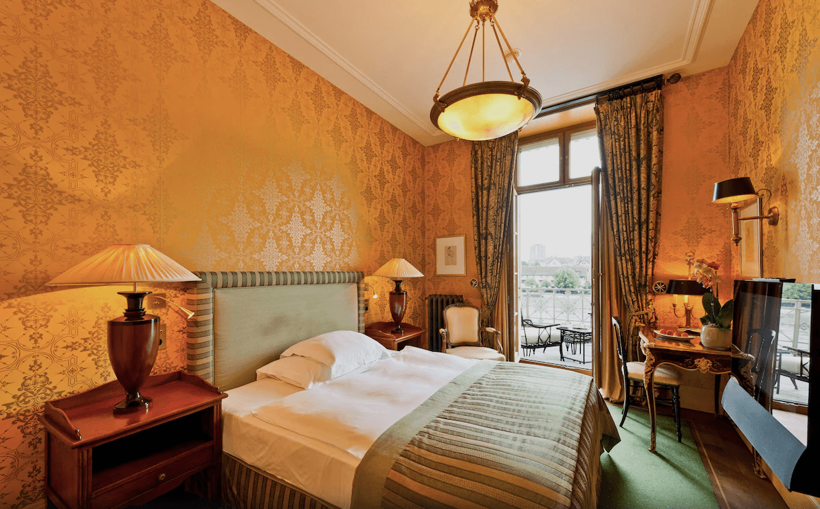 L'Hotel Les Trois Rois 17