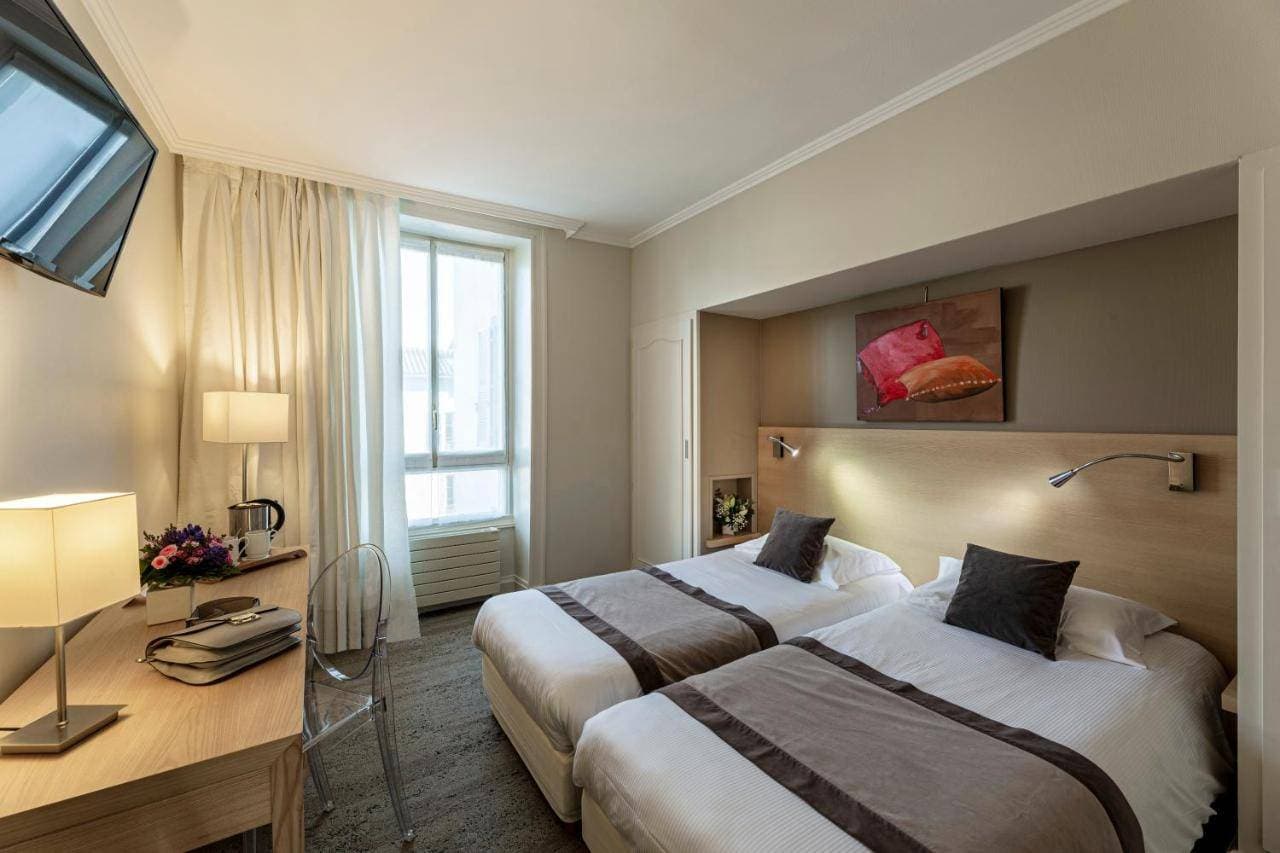 Best Western Grand Hotel De Bordeaux 13