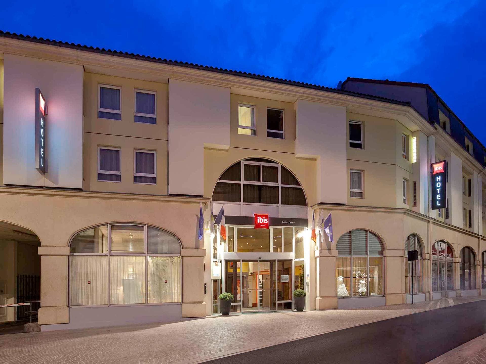 Hôtel Ibis Poitiers Centre  1