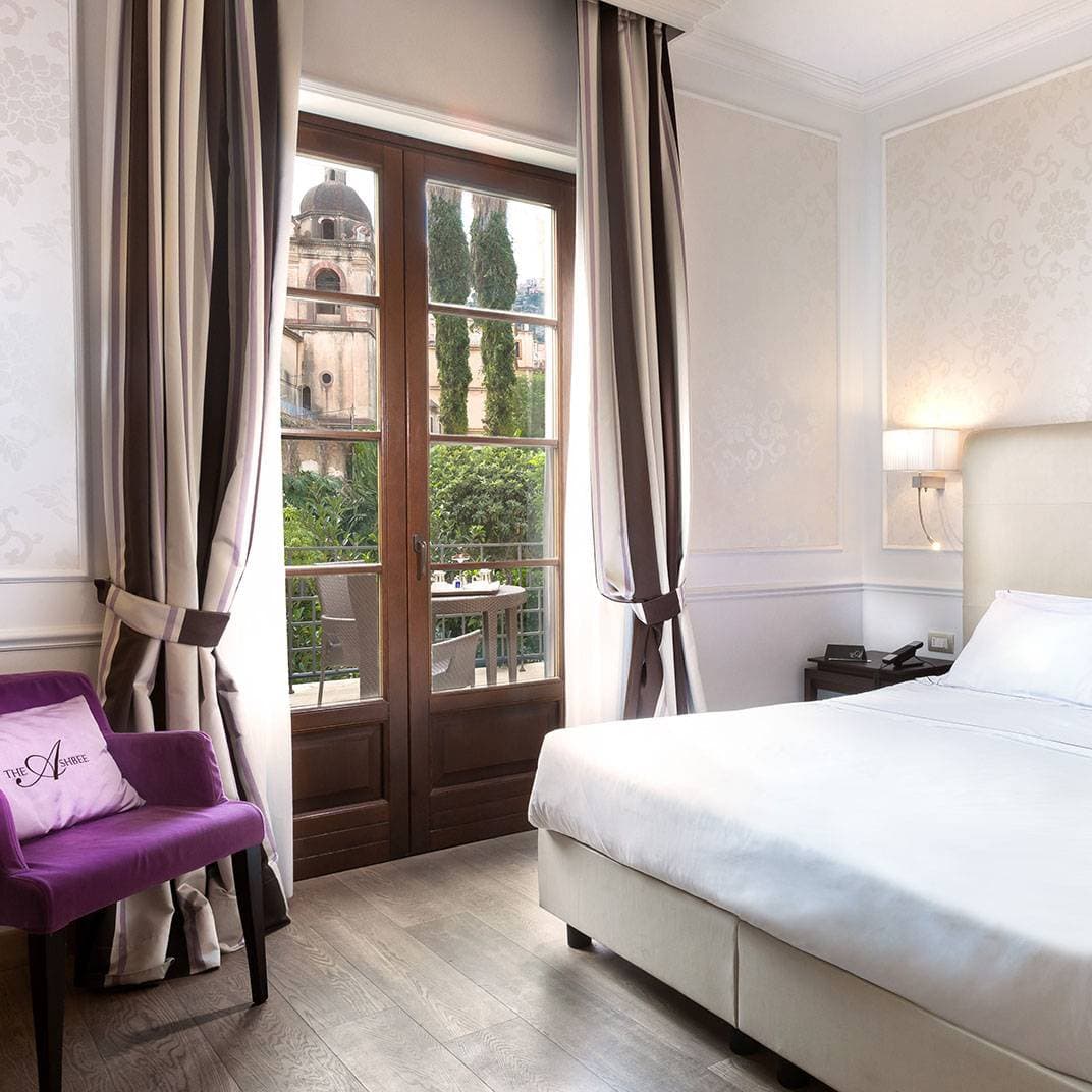 The Ashbee Hotel 10